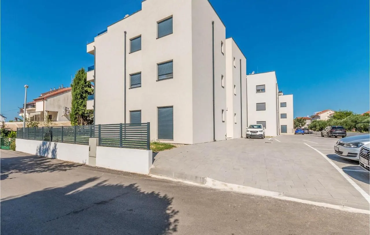 Gorgeous Apartment In Turanj With Jacuzzi Croatia