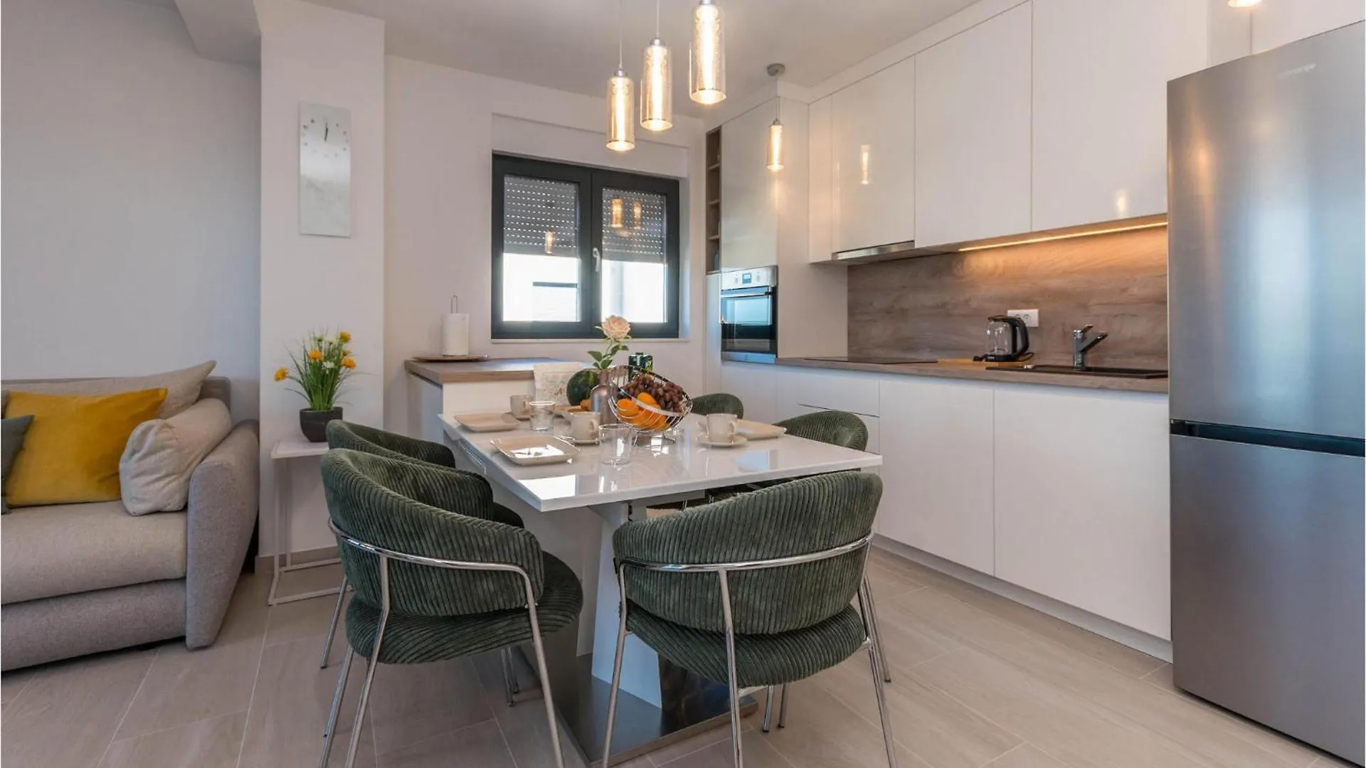 Gorgeous Apartment In Turanj With Jacuzzi
